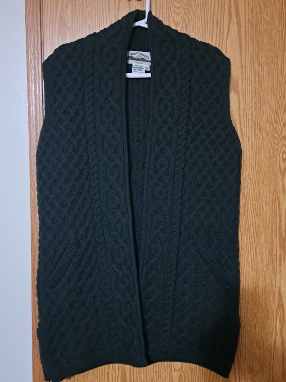 Aran Craft Irish Knit sleeveless vest Size Medium